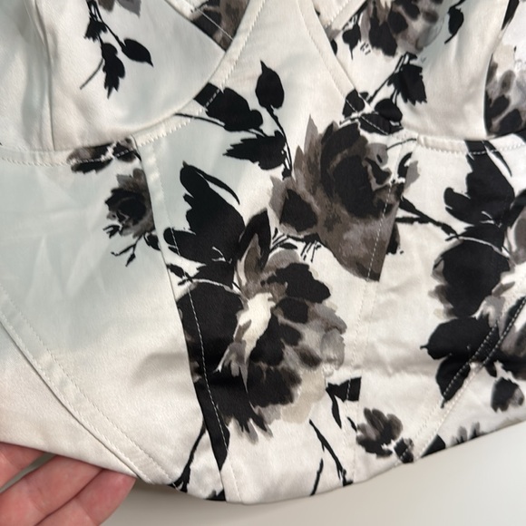 Forever 21 Black and White Floral Bustier - Picture 4 of 8